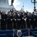 Karol Cariola Instagram – Ceremonia de honor a las Glorias Navales⚓️ 

Hoy en representación de la
Cámara de @diputadasydiputadoscl junto a las autoridades de todos los poderes del Estado, estamos participando del aniversario 145° del Combate Naval de Iquique y Punta Gruesa, encabezada por el comandante en jefe de la Armada, almirante Juan Andrés de la Maza, el Presidente @gabrielboric y la ministra @maya_fernandez_allende 

El Almirante destacó la importancia de la aprobación del proyecto de ley que fortalece la policia maritima, el cual fue uno de los primeros proyectos que, desde esta nueva Mesa Directiva que me toca encabezar, agilizamos y promovimos su aprobación. Esto refleja lo fundamental que es el trabajo en conjunto y el aporte que pueden realizar quienes resguardan nuestras fronteras en el combate al crimen organizado.