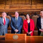 Karol Cariola Instagram – Hoy como Mesa de la Cámara de Diputadas y Diputados, junto a los vicepresidentes Gaspar Rivas @diputadogasparrivas y Eric Aedo @ericaedojeldres , sostuvimos una reunión protocolar de saludo con el Presidente de la Corte Suprema, Ricardo Blanco. Instancia en la que le manifestamos nuestra voluntad de desarrollar un trabajo armonioso entre ambos poderes del Estado. También pude comentarle sobre los avances de la Reforma al Código Penal que se han logrado en la Comisión de Constitución y aprovechamos de agradecerle el  permanente aporte del Poder Judicial cada vez que ha sido consultado para el trabajo de las materias legislativas.