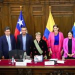 Karol Cariola Instagram – Celebramos la condecoración «Simón Bolivar a la Integración Latinoamericana» a nuestra ex Presidenta Michelle Bachelet, quien recibió la máxima distinción que entrega el @parlamentoandino por su importante contribución para la cooperación en la región 👏🏽 
Como Presidenta de la Cámara de @diputadasydiputadoscl , quiero destacar también la celebración en nuestro país de las sesiones de este importante organismo interregional, encabezado por su presidenta @yolibertadora , que se enfocaron en el combate conjunto contra el crimen organizado. Esperamos contribuir a la armonización de nuestras legislaciones en materia de seguridad.