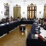 Karol Cariola Instagram – De manera unánime decidimos suspender la semana distrital para acelerar los proyectos de seguridad. Hoy y mañana sesionaremos en las comisiones unidas de constitución y seguridad, tramitando el proyecto de ley que establece las reglas del uso de la fuerza, también sesionó la comisión de defensa que continuó la tramitación de la ley de inteligencia.

Desde la Cámara de Diputadas y Diputados estamos disponibles para contribuir en cuanto a lo legislativo y esperamos que se pueda actuar en unidad.