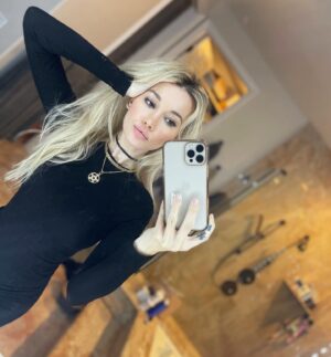 Karolina Benefield Instagram - 