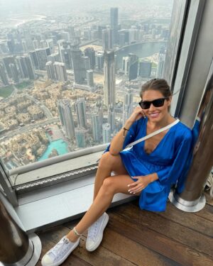 Karolína Kokešová Instagram - 12 hodin v Dubaji 🇦🇪👯‍♀️☀️
#mamacita #dubai #uae