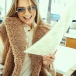 Karolina Muller Instagram - Greetings from the West Coast! Been a while :) Sunday Brunch at the beach, Venice Beach, California. Lots of great food, people, good atmosphere, laughter and nostalgia. New adventures Photo @gosiablasiak_ #throwbackthursday #sundayfunday #sundayvibes #goodvibes #brunchtime #sustainablefashion #sunglasses @see_eyecare #laughter #fullglam #celebrity #celebstyle #trendingnow #exploremore #fashiongram #moodygrams #currentaffairs #sundaybrunch #lavieestbelle #ilovecalifornia #losangeles #actorslife #californialove #socal #cali #californication #model #actress #karolinamuller #karolinamullerofficial @karolinamullerofficial