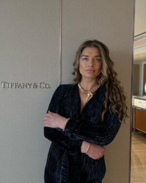Karolina Muller Instagram - Breakfast at Tiffany’s is always a good idea and it’s so delicious @tiffanyandco  I had a tremendous pleasure to be a guest at this year’s event @tiffanyandcobypauline @bellazofia.official @_kotrasova_ @defileagency  #tiffanyandco #breakfastclub #breakfastattiffanys #jewelry #luxury #luxurydesign #luxurylifestyle #event #geneva #genevaswitzerland #actorslife #trendingnow #explorepage #exploremore #celebrityfashion #celebritystyle #actress #model #karolinamuller #karolinamullerofficial @karolinamullerofficial