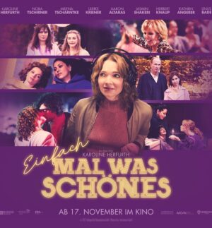 Karoline Herfurth Instagram - "Einfach Mal Was Schönes". 
In vieler Hinsicht. 🌹 
Heute ist Kinostart! Ein Film für's Herz. Tut gut. Kinowetter. Enjoy! 🍿🎞 

#karlaundsenay #senayundemin #julekarlaundjohanna #crewlove #goodtimes 
Regie: @karolineherfurth 
@hellingerdoll @warnerbrosde