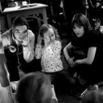Karoline Herfurth Instagram - ✨Leute, wir haben den #ernstlubitschpreis bekommen 🕺🏼👯‍♀️💃🏼✨ Ich danke diesem wunderschönen Team! Was für unglaubliche Erinnerungen 💕😭💕 Photobomb @wunderschönfilm 1/4 Photocredit @annewilk @warnerbrosde @hellingerdoll @lilie2apr @christopherfdoll @monyfaessler @l.bosch @gottschila @normatschernau @jasminshakeri @emilia.schuele @milenatscharntke @friedrichmuecke @joachimkrolofficial @dilaraaylin.zm @aaronaltaras @melika_foroutan_ @knauprecords @mona.pirzad @lena_stahl_official @kathiangerer_official @benlitwinschuh @linusbade @nicostank @frederic.linkemann.official @waulpalther @elzemarieke_de_vos @coco.carjell @carolinkarnuth_official #maxibrückner #martinagedeck @francis3000 @victor.kadam @noahjoelkraus