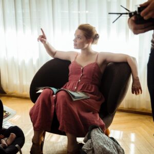 Karoline Herfurth Instagram - ✨Leute, wir haben den #ernstlubitschpreis bekommen 🕺🏼👯‍♀️💃🏼✨ 
Ich danke diesem wunderschönen Team! Was für unglaubliche Erinnerungen 💕😭💕
Photobomb @wunderschönfilm 1/4

Photocredit @annewilk

@warnerbrosde @hellingerdoll @lilie2apr @christopherfdoll @monyfaessler @l.bosch @gottschila @normatschernau @jasminshakeri @emilia.schuele @milenatscharntke @friedrichmuecke @joachimkrolofficial @dilaraaylin.zm @aaronaltaras @melika_foroutan_ @knauprecords @mona.pirzad @lena_stahl_official @kathiangerer_official  @benlitwinschuh @linusbade @nicostank @frederic.linkemann.official @waulpalther @elzemarieke_de_vos @coco.carjell @carolinkarnuth_official #maxibrückner #martinagedeck @francis3000 @victor.kadam @noahjoelkraus