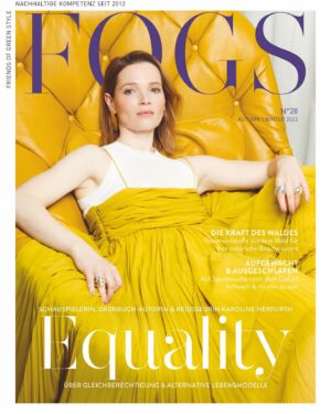 Karoline Herfurth Instagram - Out now.. 💛 Danke @fogs_magazin 💛 
Editorial for @fogs_magazin 
Photographer: @annewilk 💕
Produktion: @_anitabauer_ 
Styling: @leenazimmermann 💝
Hair & Make Up: @steffiwillmann 💘
Interview: @anja_woertge 
Location: @soberlin.das.stue 
Video: @lauralindenmann