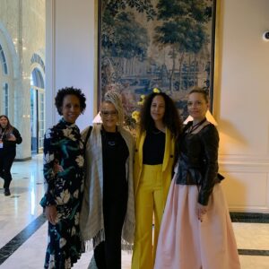 Kasi Lemmons Instagram - My filmmaking sister and friend, Gina Prince-Bythewood and I were each other’s dates for the Essence Black Women in Hollywood Awards. So meaningful to be at an event where we honor each other. Congratulation to all the honorees!!! Your speeches brought me to tears and inspired me to keep the revolution going!! You are beautiful, resilient, ingenious and strong! 👊🏽💋#blackwomeninhollywood