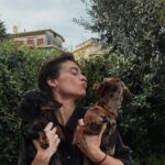 Kasia Smutniak Instagram - Mannaggia a me potevo prendermi dei bassotti maculati così mi confondevo invece ne ho 5 disgraziati con qualche macchia ma scura quindi non vale