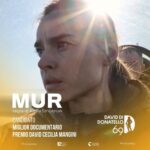 Kasia Smutniak Instagram - Sono molto emozionata per questa nomination ai @premidavid . Siamo partite con un idea ben precisa in testa , che è stata sconvolta dagli avvenimenti del momento , la guerra in Ucraina , l’impossibilità di raccontare una storia che non voleva essere raccontata, l’’emotività che ha prevalso sul racconto dei fatti .. È stato un percorso fatto di cose , grandi cose , almeno per me . Sono felice che MUR sia stato visto , ascoltato e capito da tanti . Sono stata fortunata , fin dall’inizio , di fare questo percorso con delle donne straordinarie , forti , fortissime , le donne che cercano di farsi forza a vicenda . Penso che la forza di questo racconto è proprio lì . Nella forza collettiva , che non è fatta di grandi gesti , ma di piccoli gesti quotidiani , di dubbi e incertezze , di fragilità che ci rafforzano invece che dividerci . Per me è già una vittoria . Grazie a tutte le persone che ci hanno votato fino ad ora . Comunque leggere Cacia Sbuttniak tra le cinquine dei David di quest’anno è stato un momento indimenticabile ✊✊✊✊ #MUR #murdocumentario @ziamare @if.alias @laura.paolucci_ #eleonorasavi @fandango_official #institutoluce In bocca al lupo ai tutti i candidati di quest’anno !