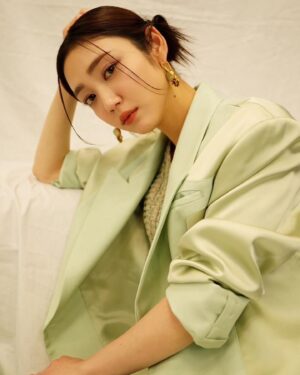 Kasumi Yamaya Instagram - タメの内田くんカメラ📸
最近、歳下さんや同い歳さんのスタッフさんが増えて来た。憧れの30歳が楽しみ😊

#山谷花純