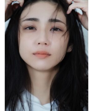 Kasumi Yamaya Instagram - 27歳になりました。
これまで人と運に恵まれて生きて来ました。
なんなら、それだけで乗り切って来た気がします。
欲ですね。どうしても欲しいものがある。
捨てるものが多くても手にしたい物を一番にしたい。
20代後半。男性だけじゃなく、女性も仕事が楽しくなる歳なのだなと実感。"丸くなるな。星になれ。"そう自分に言い聞かせて。

0時ぴったりに連絡くれた親友 @ikomarina_1229 
ありがとう。

おめでとう、ちょーだい。