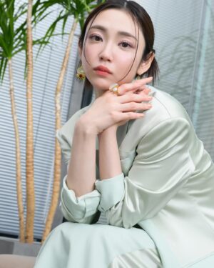 Kasumi Yamaya Instagram - ドラマ「アンメット ある脳外科医の日記」
取材時のスタイリング&ヘアメイク

今回の　#山谷のお洒落　テーマ　「春」🌸

可愛くしてもらえて嬉しかったなぁ🌸

#山谷花純 #アンメットある脳外科医の日記 #アンメット 
#カンテレ #フジテレビ