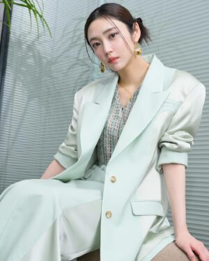Kasumi Yamaya Instagram - ドラマ「アンメット ある脳外科医の日記」
取材時のスタイリング&ヘアメイク

今回の　#山谷のお洒落　テーマ　「春」🌸

可愛くしてもらえて嬉しかったなぁ🌸

#山谷花純 #アンメットある脳外科医の日記 #アンメット 
#カンテレ #フジテレビ