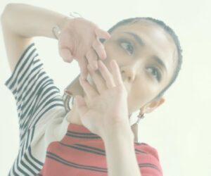 Kasumi Yamaya Instagram - 映画「夢の中」5月10日公開。
私が演じさせて頂いたアヤのビジュアル。

初のモデルを職にしてる役。
同じスタートラインに立っていた筈なのに、時を重ね歩幅のズレによりすれ違って行く男女。ごめんねっという言葉の裏側を大切に演じました。お楽しみに。

#夢の中 #山谷花純 #映画 #movie