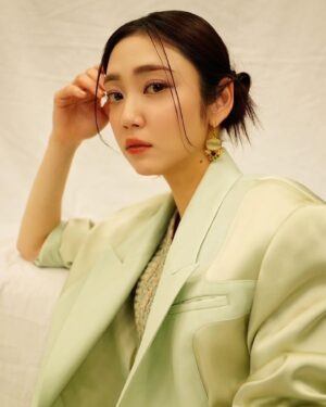 Kasumi Yamaya Instagram - タメの内田くんカメラ📸
最近、歳下さんや同い歳さんのスタッフさんが増えて来た。憧れの30歳が楽しみ😊

#山谷花純
