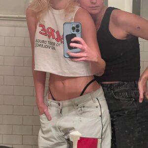 Kat Cunning Instagram - Gay frandship looks like championing each other’s change and growth and jeans that fit and bathroom mirror grandeur.

Ps some drgz are bad some drgz are güd.
