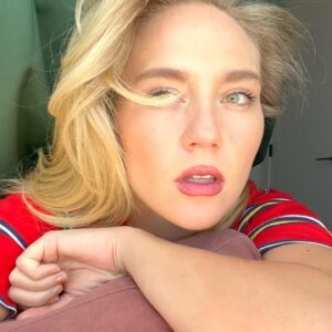 Kat Cunning Instagram - My eyes are green because I eat a lot of vegetables.
My lipstick is messy because I take curried goat very seriously. 
My hair is perfect because @ashtheresehair at @birdhousesalon is a genius. 
I’m wrapt in green velvet because a bisexual lives here. 
And it’s poppin against this lil boy red shirt 
Cus tis the season. 

Couple days till bedroom angel is in your hands are you just dyeing?!? Do you have your questions and stories prepared for the live on the 18th? 

Happy #howliGAYS

Please caption your favorite expression with a holiday thot. 🙏