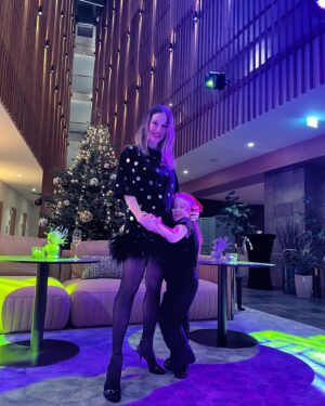 Katarína Štumpfová Instagram - Prajem vám čo najlepší nový rok 2024! Hlavne ZDRAVIE. Všetko ostatné je do plusu❤️ #happynewyear