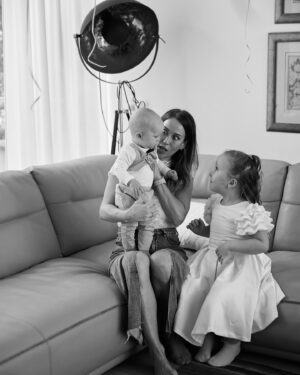 Katarína Štumpfová Instagram - Shouting out cheers for my 5 year old princess! ❤️🌈 #milujemjustaleviacaviac #familytime 

📸 one and only @klaudipoloncova