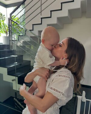 Katarína Štumpfová Instagram - Levíčatko nám rastie rýchlosťou blesku!🦁🦁🦁 #momandson