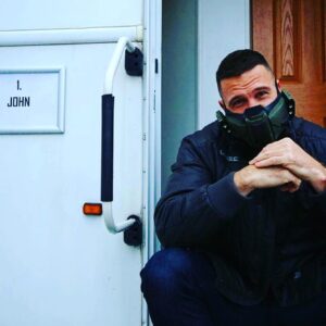 Kate Kennedy Instagram - A cosmic socially distant Merry Christmas to all the on screen off screen near screen next to screen fixing screen pimping screen legends that worked their spacesocks off to pick up where we left off the term at Halowarts. Elbow pumps to the buda bubble   beyond, see you in the new year to rock on. @sho_halo @halo @amblin 📸 @szilvi_stuntwoman @eddie_raburn @lyndzi_doyle #hohohohalo #halo #fleetcomeallyefaithful @womenshealthuk