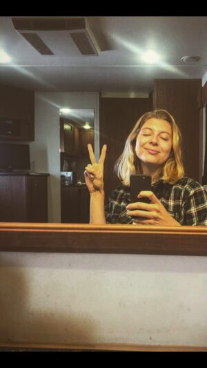 Kate Kennedy Instagram - To celebrate the launch of Halo on @paramountplus in the UK/ Ireland this week here is a nifty reminder that Oh Readers, a Spartan was not built in a day. 

*Blooper of me from Day 2 of filming back in 2019. No Spartans were harmed in the making of this video, aside from the pain of not being able to share it sooner. Cheers @officialpabloschreiber @danthestuntman @eddie_raburn 

Halo on Paramount  launches in the UK this Wednesday. There’s loads of tasty stuff on there. 
Now back to lungin’ n loadin’ for Kai… the Spartans are in their training ovens baking up a storm for Season 2.