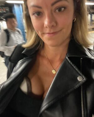 Kate Rockwell Instagram - THIS IS MY SELF-CONGRATULATIONS POST!🎉

13 months! I breastfed my kid for over a year! 🙌🏼Carrying all the pumps and parts and cleaning utensils and ice packs and coolers to every rehearsal, show, event, date, trip, grocery store, EVERYTHING I DID for over a year, living solely in pumping and sports bras, getting up every single night without fail for 11 months at 3 am…I’ve maybe never worked harder at anything. 

I know this isn’t a “mommy” account and that lots of you reading this are still in some ways being fed by your parents…but I’m real F-ing proud of it. Not every parent wants to or can breastfeed, but to those of you out there that have managed to feed your babies any ounce of milk, I toast you. 🥂 🍼

✨Some of the most interesting places I’ve pumped:
Multiple broadway shows 🎭(including one opening night), the streets of Dublin☘️, a memorial cocktail party🍷, the A train🚇, so many planes ✈️, an audition waiting room😬, the Beyoncé concert🐝, beaches on multiple coasts🌞, multiple studios in @ripleygrierstudios @openjarstudios & @pearlstudiosnyc 🎹 . 

🩷Thank you @sarahwellsbags for being one of my biggest support sources on this journey, @jessicacloonan for my first set of @willowpump , and every one of my mom friends who gave me tools and support. It takes a MOTHER f-ing village❣️