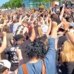 Kate Mara Instagram - Repost from @shaunking • Beautiful, organized, extended moment of silence in Minneapolis. These moments hardly make the news. ⁣ ⁣ Repost from my friend @mysonnenygeneral⁣ ・・・⁣ #LiveFromTheFrontLine ... Minneapolis Protest .Moment of Silence For #GorgeFloyd #SayHisName