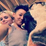 Kate Mara Instagram - Happy reopening @farmsanctuary! Visit there website to take a tour and meet these amazing animals 🐮🐽