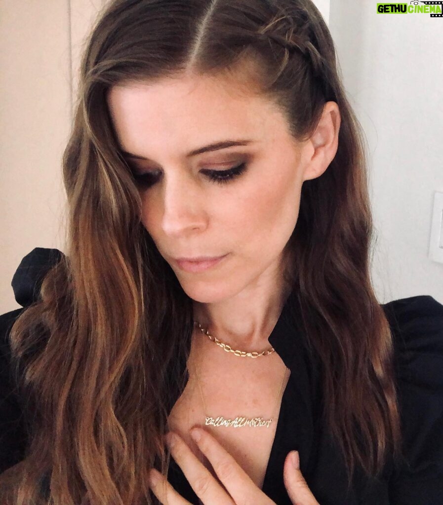 Kate Mara Instagram - Proud to wear this @kbhjewels necklace supporting @thelovelandfoundation, an amazing organization committed to showing up for communities of color in unique and powerful ways, with a focus on Black women and girls. Proceeds go directly to @thelovelandfoundation helping bring the change we need to see❤️ #callingallmothers