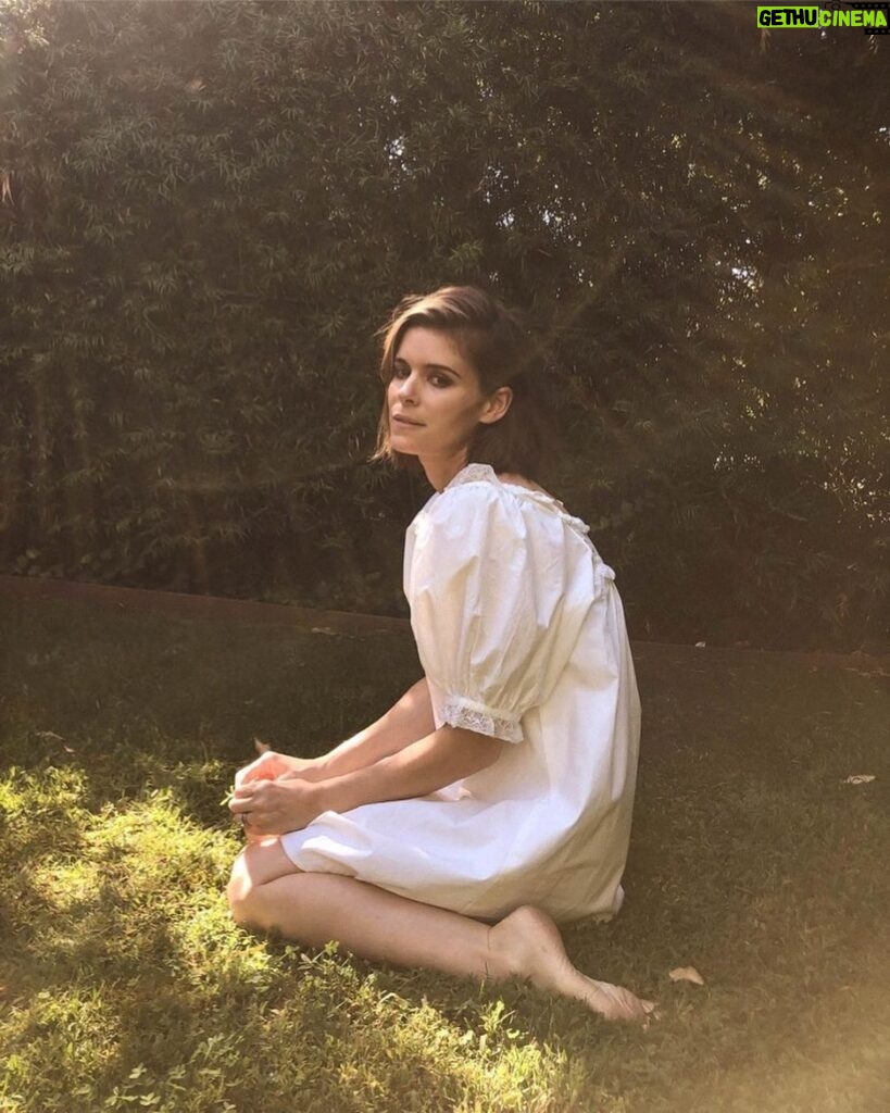 Kate Mara Instagram - Thank you @roseandivyjournal for highlighting my hero’s @liberiachimprescueprotection ❤️#repost @roseandivyjournal “I just thought, if people could have these types of experiences, not just with chimps but with animals in general, then I think that people would look at the way we eat and they would consume very differently.” November star @katemara on her work with the @liberiachimprescueprotection. Read more about her advocacy in the story now live, plus, you can also get involved by adopting a chimp for $50. This will provide food, shelter and veterinary care. makeup by @lucyhalperin and hair by @mararoszak #roseandivyjournal