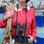 Kate Micucci Instagram - My friend @hopejuber reached out to me about making a fun twist on Gilligan’s Island called Gillian’s Island. This was made with the help of her husband (legendary guitarist @laurencejuber) and the always amazing @betsysodaro as The Skipper. Would be a dream to really make this show! #gilligansisland #classictv #skipper #threehourtour
