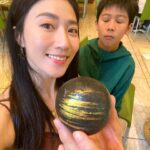 Kate Pang Instagram - #台中林酒店 的早餐，竟然跟午餐一样丰盛！ 除了平常我们想得到的早餐buffer，还有很多港式烧腊和点心，而且都超好吃的，超乎我对buffer的想象了～～～～🤩🤩🤩 小孩跑来跟我说要吃冰淇淋的时候，我还说“早餐不会有这种东西”，结果下一秒就被打脸了！真的什么都有neh！🤪 @andiechen 下次再带你来～～～～不要哭哭哦！ 🏨： @thelinhotel #fantasticbreakfast #amazingfood #thelinhotel #taiwan #taichung #台中 #台湾 #林酒店 #buffer #breakfast #处处是惊喜 #familytrip #motherandson #motheranddaughter #motherandchildren #自驾游 #放哥哥闭眼照来报仇