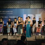 Kate Pang Instagram - 非常有幸能再次主持國票金控年度盛會，感謝魏啟林董事長的支持與肯定，也希望做慈善不遺餘力的國票金控，一年比一年更旺！！💓💓💓 也很感謝伊林可愛的同事們，前一晚我手指被門夾到，隔天帶著無法彎曲的中指上場，整個上午都痛苦到非常恍神，還好有伊林專業的團隊做強力後盾，讓我們活動順利落幕～🙏🏼🙏🏼🙏🏼 #katepang #蕾馨 #host #主持 #尾牙 #國票金控集團尾牙旺年會 #充滿感恩的一天 #種子摸彩券令人驚豔 #我也好想有一張 #董事長很暖心