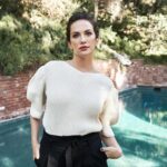 Kate Siegel Instagram – question: do you pee in the pool or are you a liar?

 📸 @michaelduenas