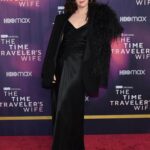 Kate Siegel Instagram - (Tap for tags) 👗 vintage Galliano 🧥Magda Butrym 💇🏻‍♀️Mandy Lyons 💋Judy Chin 💎 Title of Work It really takes a village, and I’m lucky to be surround by the best.