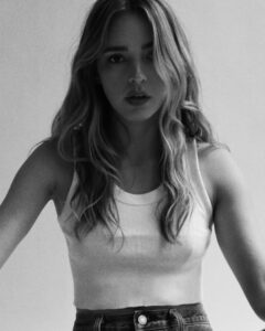 Katelyn Tarver Instagram - Has anyone or anything put in as much work over the years as my cropped white brandy melville tank? My one true constant 💘