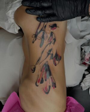Kateřina Hrachovcová Instagram - proces / tattoo .ink
Ty 
L e a