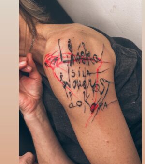 Kateřina Hrachovcová Instagram - Mirka 
*72 

láska síla moudrost pokora 

Mít svou osobitost a autentičnost, být sám sebou ***

#tattoo #tattookaira
#numerology #freehandtattoo 

Má vášeň v symbolech a číslech mi dává vyjímečnou sílu v tématech, která na Vás ráda přenesu v té nejhlubší podobě a spojením s vašim Já.
Není to tetování ale příběh, který se vám vpíše pod kůže a zanechá trvalou vzpomínku a podtrhne vaši identitu. 

Kdo má zájem otevřít mysl spolu se mnou a podívat se hlouběji do duše a mělce do kůže, ráda se s vámi touto formou spojím 
Vždy prosím jen na mail : 
✨✨✨ kairakaterinaa@gmail.com   připiš své datum narození ✨✨✨

#tattookaira #freehandtattoo 
#freehand #numerology