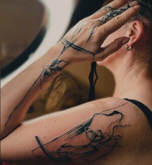 Kateřina Hrachovcová Instagram - Gábina .ink 

#tattoo #freehandtattoo l i n e