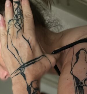 Kateřina Hrachovcová Instagram - Gábina .ink 

#tattoo #freehandtattoo l i n e