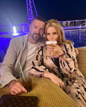 Kateřina Kristelová Instagram - 1 ŘEPKA   1 MARGARITA = spokojenost 

NAŠE TŘETÍ PLAVBA❤️.
Nejkrásnější dovolená. 
Pokaždé jiná místa, východy slunce každé ráno v jiném městě nebo rovnou státě. Slunce & klid & pohoda. Širé moře a den kdy vůbec nevidíte pevninu a jen plujete. Pro někoho možná děsivá představa😃 pro nás zážitek ze kterého čerpáme energii rok. Možnost vypnout všechny povinnosti a užít si jeden druhého. Dnes třetí zastávka - IBIZA. Víc na stories ♥️.

#cruise #cruiseship #travel #cruiselife #cruising #vacation #ship #cruises #sea #royalcaribbean #travelphotography #cruiseaddict #travelgram #instacruise #kreuzfahrt #instatravel #cruiseships #cruiseblogger #cruisevacation #cruisetravel #ocean #holiday #cruisetime #travelblogger #wanderlust #photography #carnivalcruise #boat #msc #cruiser