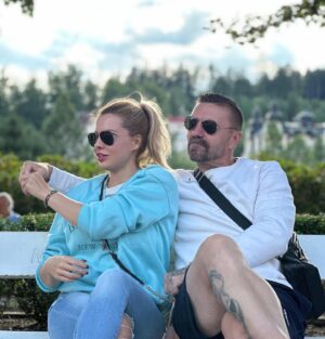 Kateřina Kristelová Instagram - Moje letní nevěra. Snad nám to vydrzi. 

#Sparta #JaJsemSparta