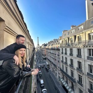 Kateřina Kristelová Instagram - Můj SUPERTOM má dneska svátek! Pozdrav z Paříže pro všechny další Tomáše a pusa tomu mýmu! #InLoveWithParis /fotka od Claud/