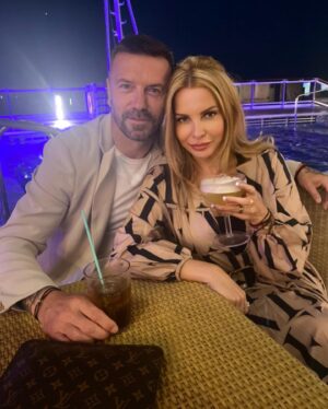 Kateřina Kristelová Instagram - 1 ŘEPKA   1 MARGARITA = spokojenost 

NAŠE TŘETÍ PLAVBA❤️.
Nejkrásnější dovolená. 
Pokaždé jiná místa, východy slunce každé ráno v jiném městě nebo rovnou státě. Slunce & klid & pohoda. Širé moře a den kdy vůbec nevidíte pevninu a jen plujete. Pro někoho možná děsivá představa😃 pro nás zážitek ze kterého čerpáme energii rok. Možnost vypnout všechny povinnosti a užít si jeden druhého. Dnes třetí zastávka - IBIZA. Víc na stories ♥️.

#cruise #cruiseship #travel #cruiselife #cruising #vacation #ship #cruises #sea #royalcaribbean #travelphotography #cruiseaddict #travelgram #instacruise #kreuzfahrt #instatravel #cruiseships #cruiseblogger #cruisevacation #cruisetravel #ocean #holiday #cruisetime #travelblogger #wanderlust #photography #carnivalcruise #boat #msc #cruiser
