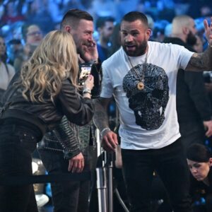 Kateřina Kristelová Instagram - Clash of the Stars ! Někteří ze zápasníků brzy v Red Cardu v rozhovoru s kapitánem ! #RedCard #RedCardPodcast #Sparta #ACS /foto Pavel Dvorak/
