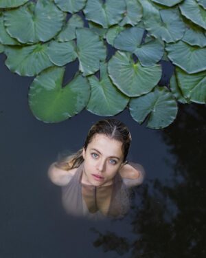 Katerina Shpitsa Instagram - До весны 30 дней 🪷
⠀
Ph: @slav_no