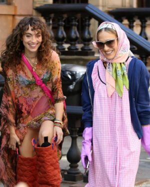 Katerina Tannenbaum Instagram - And just like that 💋 I grew up obsessed with Sex and the City- what an iconic pleasure to play a small part in their rebirth ✨  Styled by the one and only star: @thistlebrown wearing @loewe with accessories by @maryam_nassir_zadeh 🤍🤍🤍